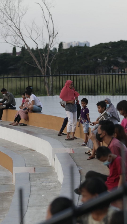 Jalan-Jalan Ngabuburit di Waduk Mookervart