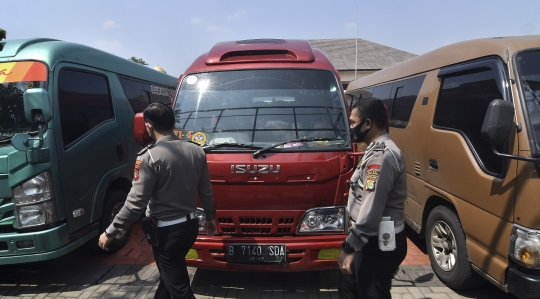 Deretan Travel Gelap yang Disita Polres Metro Kabupaten Bekasi