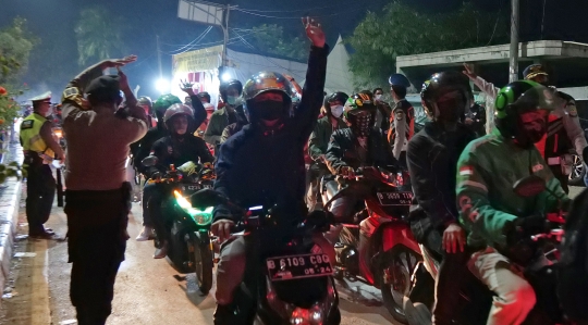 Pemudik Motor Diizinkan Lewati Pos Penyekatan Kedungwaringin