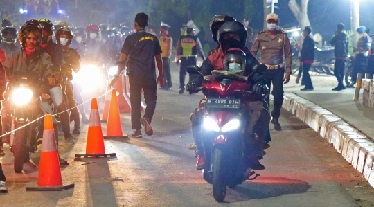 Pemudik Motor Diizinkan Lewati Pos Penyekatan Kedungwaringin