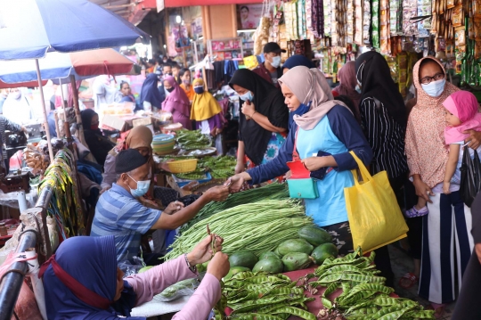 H-2 Idul Fitri, Pasar Kebayoran Lama Dipadati Pengunjung