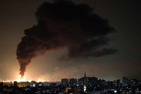 Roket Hamas Hantam Kilang Minyak Israel