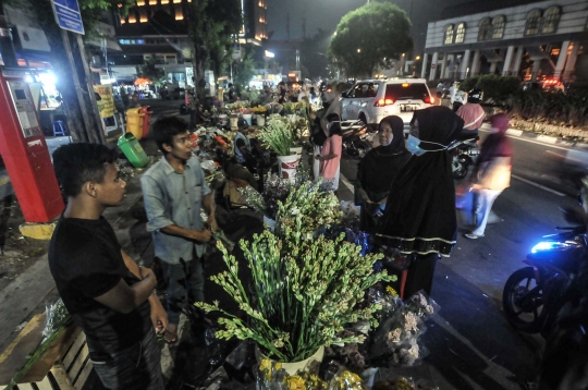 Tradisi Berburu Bunga Sedap Malam Jelang Idulfitri