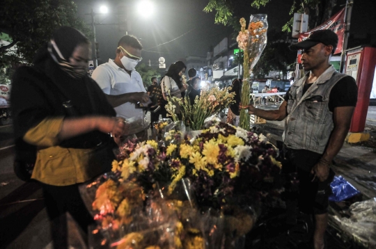 Tradisi Berburu Bunga Sedap Malam Jelang Idulfitri