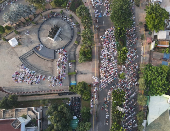 Suasana Pelaksanaan Salat Idulfitri di Senen