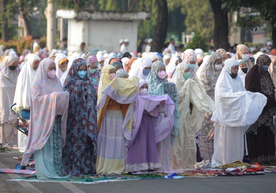 Suasana Pelaksanaan Salat Idulfitri di Senen