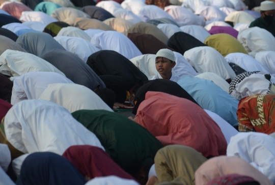 Suasana Pelaksanaan Salat Idulfitri di Senen