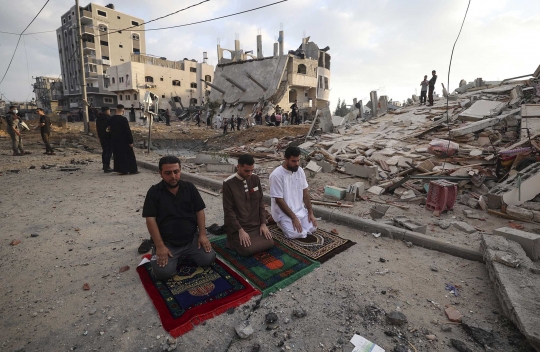 Muslim Gaza Salat Idulfitri di Tengah Reruntuhan Akibat Gempuran Israel