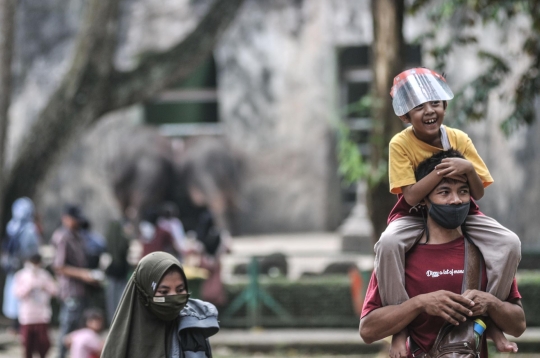 Menikmati Libur Lebaran di Taman Margasatwa Ragunan