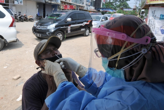 Swab Antigen Bagi Pemudik yang Kembali ke Ibu Kota