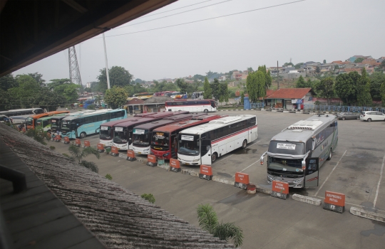 Terminal Kampung Rambutan Kembali Beroperasi Pasca Larangan Mudik