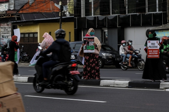 Aksi Dukungan Palestina Tumpah di Jalan Basuki Rahmat