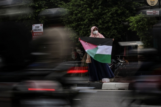 Aksi Dukungan Palestina Tumpah di Jalan Basuki Rahmat