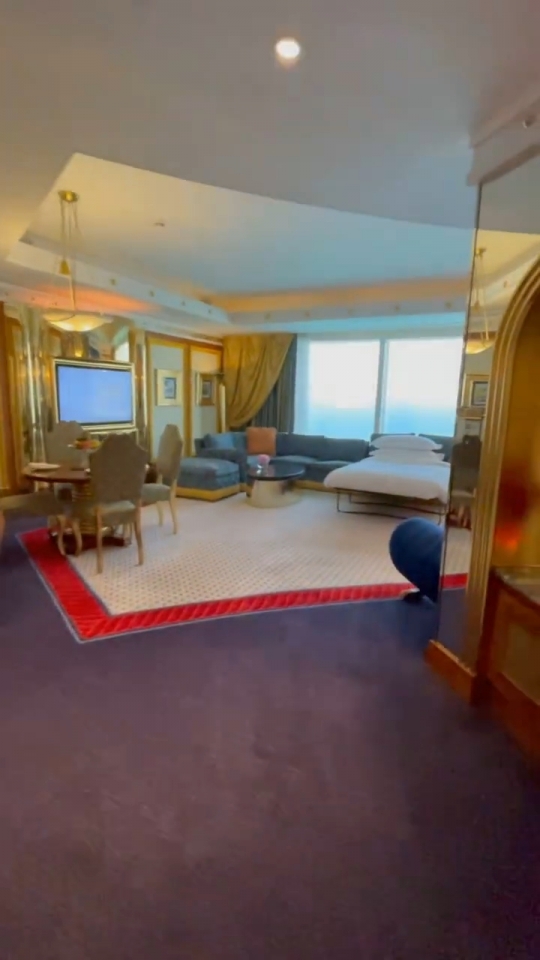 Potret Kamar Hotel Bintang 7 yang Ditempati Anang Ashanty di Dubai, Berlapis Emas!
