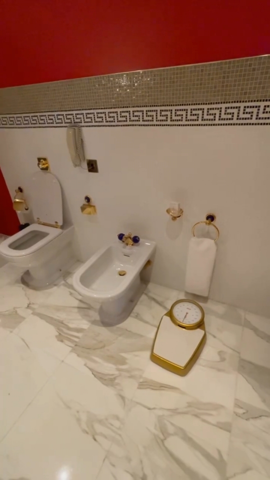 Potret Kamar Hotel Bintang 7 yang Ditempati Anang Ashanty di Dubai, Berlapis Emas!