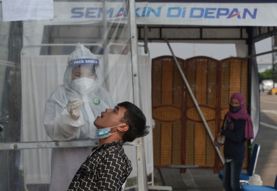 Arus Balik Lebaran, Tiga Pemudik di Terminal Pulogebang Positif Covid-19