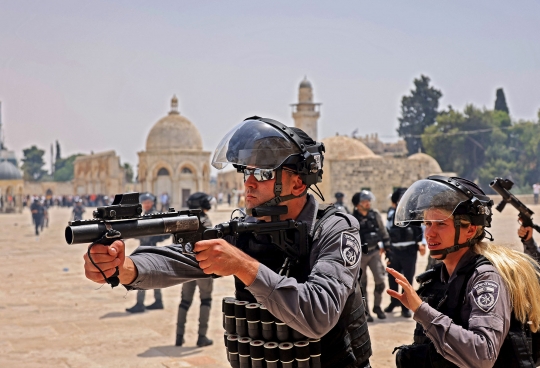 Aksi Polisi Israel Serbu Masjid Al-Aqsa di Tengah Gencatan Senjata