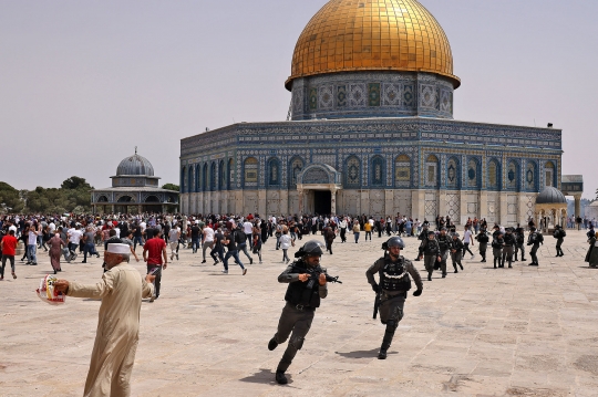 Aksi Polisi Israel Serbu Masjid Al-Aqsa di Tengah Gencatan Senjata