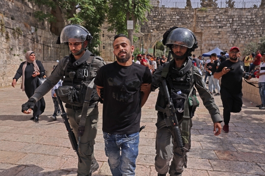 Aksi Polisi Israel Serbu Masjid Al-Aqsa di Tengah Gencatan Senjata