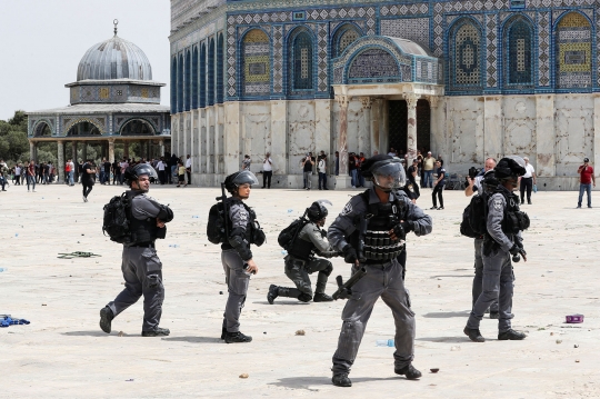 Aksi Polisi Israel Serbu Masjid Al-Aqsa di Tengah Gencatan Senjata