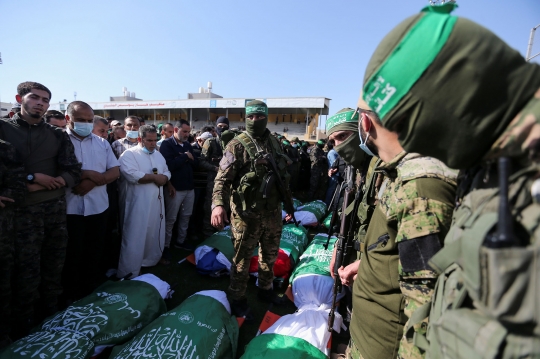 Lautan Manusia Iringi Pemakaman Korban Serangan Israel di Jalur Gaza
