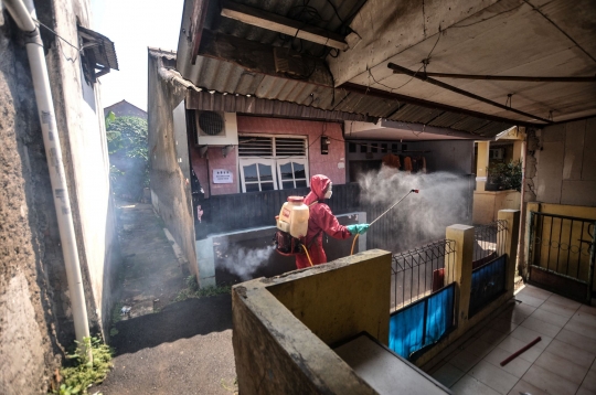 Sterilisasi Zona Merah Cilangkap Usai Ratusan Warga Positif Covid-19