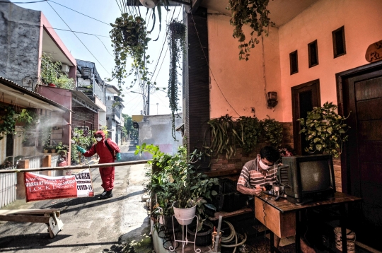 Sterilisasi Zona Merah Cilangkap Usai Ratusan Warga Positif Covid-19