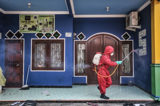 Sterilisasi Zona Merah Cilangkap Usai Ratusan Warga Positif Covid-19