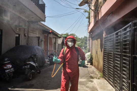 Sterilisasi Zona Merah Cilangkap Usai Ratusan Warga Positif Covid-19