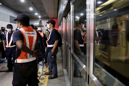Kereta LRT Malaysia Tabrakan di Terowongan, Ratusan Penumpang Terluka