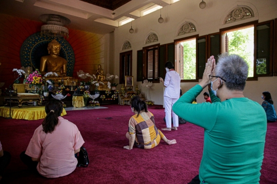 Suasana Ritual Waisak di Vihara Jakarta Dhammacakka Jaya