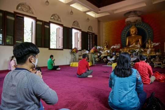 Suasana Ritual Waisak di Vihara Jakarta Dhammacakka Jaya