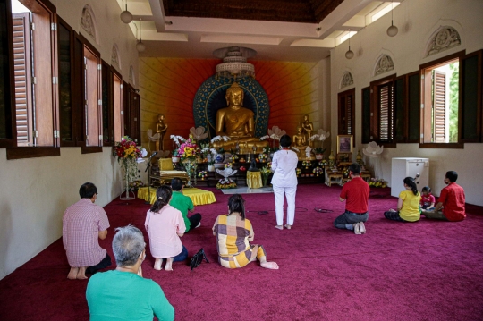 Suasana Ritual Waisak di Vihara Jakarta Dhammacakka Jaya