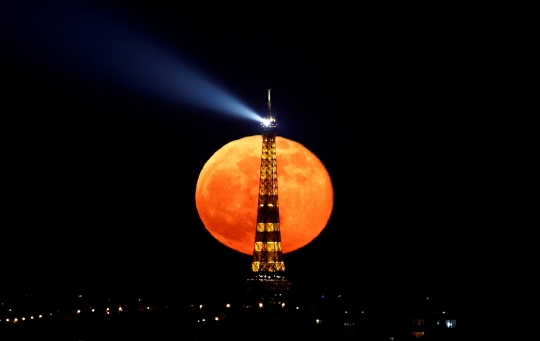 Penampakan Supermoon di Sejumlah Negara