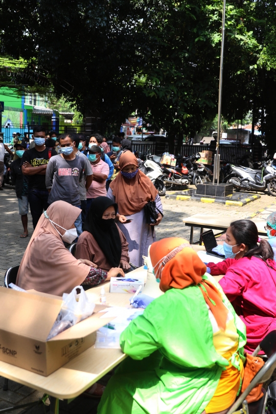 Terjaring Razia Masker, Puluhan Warga Jalani Tes Covid-19 dengan GeNose di Tangerang