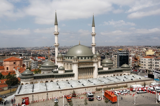 Kemegahan Masjid Taksim di Turki yang Baru Diresmikan