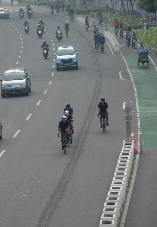 Polda Metro Kaji Sanksi Bagi Pesepeda yang Melintas di Luar Jalur Khusus