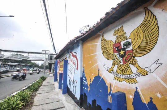 Warna-warni Mural di Kampung Pancasila