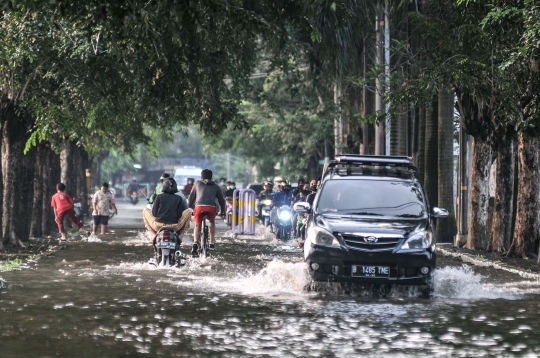 Genangan Rendam Perumahan Cipinang Indah