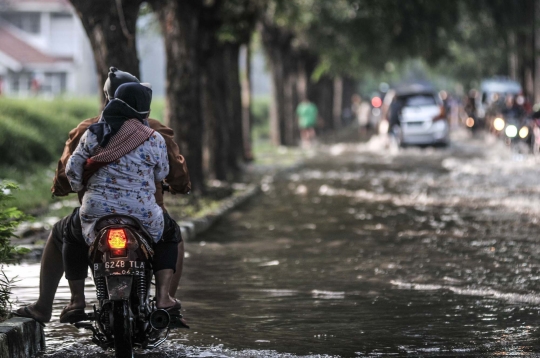 Genangan Rendam Perumahan Cipinang Indah