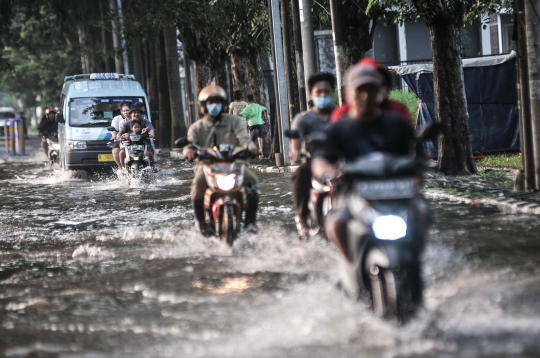 Genangan Rendam Perumahan Cipinang Indah