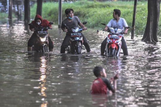 Genangan Rendam Perumahan Cipinang Indah