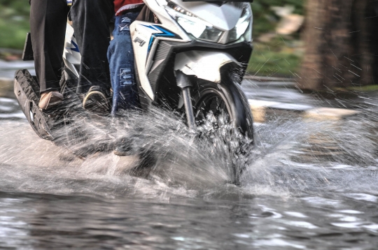 Genangan Rendam Perumahan Cipinang Indah