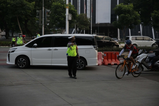 Penertiban Pesepeda yang Gowes di Luar Jalur Khusus