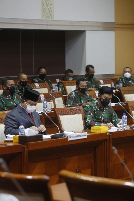 Menhan Prabowo dan Komisi I DPR Bahas Pembelian Alutsista Rp1.700 T