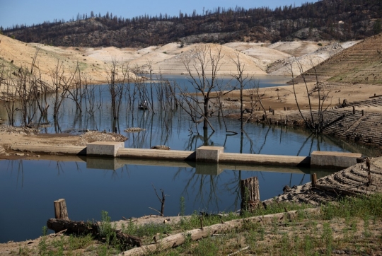 Potret Waduk Danau Oroville di California yang Terus Menyusut