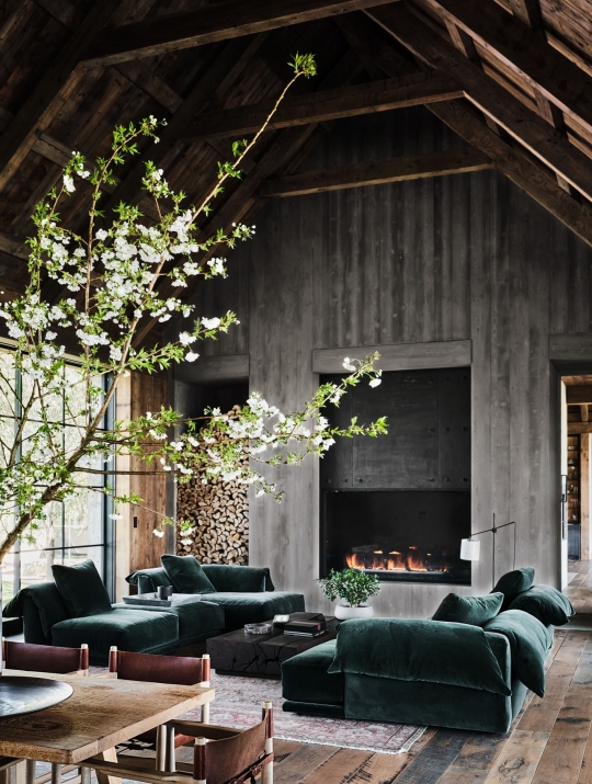 Eco-friendly & Bergaya Peternakan, Rumah Mewah Baru Milik Ashton Kutcher & Mila Kunis