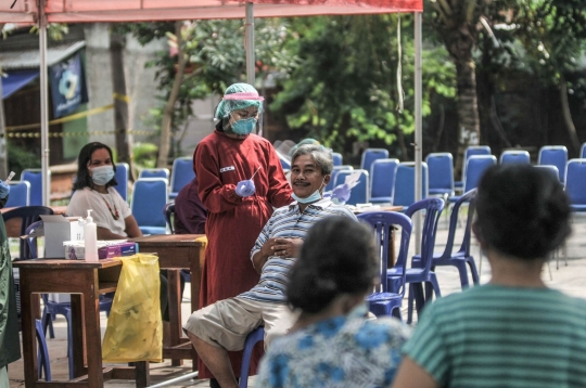 Tes PCR di Zona Merah Kayu Putih