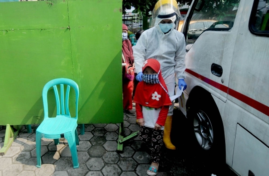 Kegiatan Testing PCR untuk Tekan Penyebaran Corona