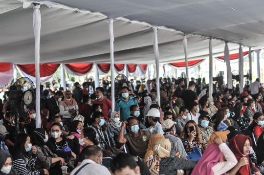 Vaksinasi Massal di Pelabuhan Sunda Kelapa Membeludak